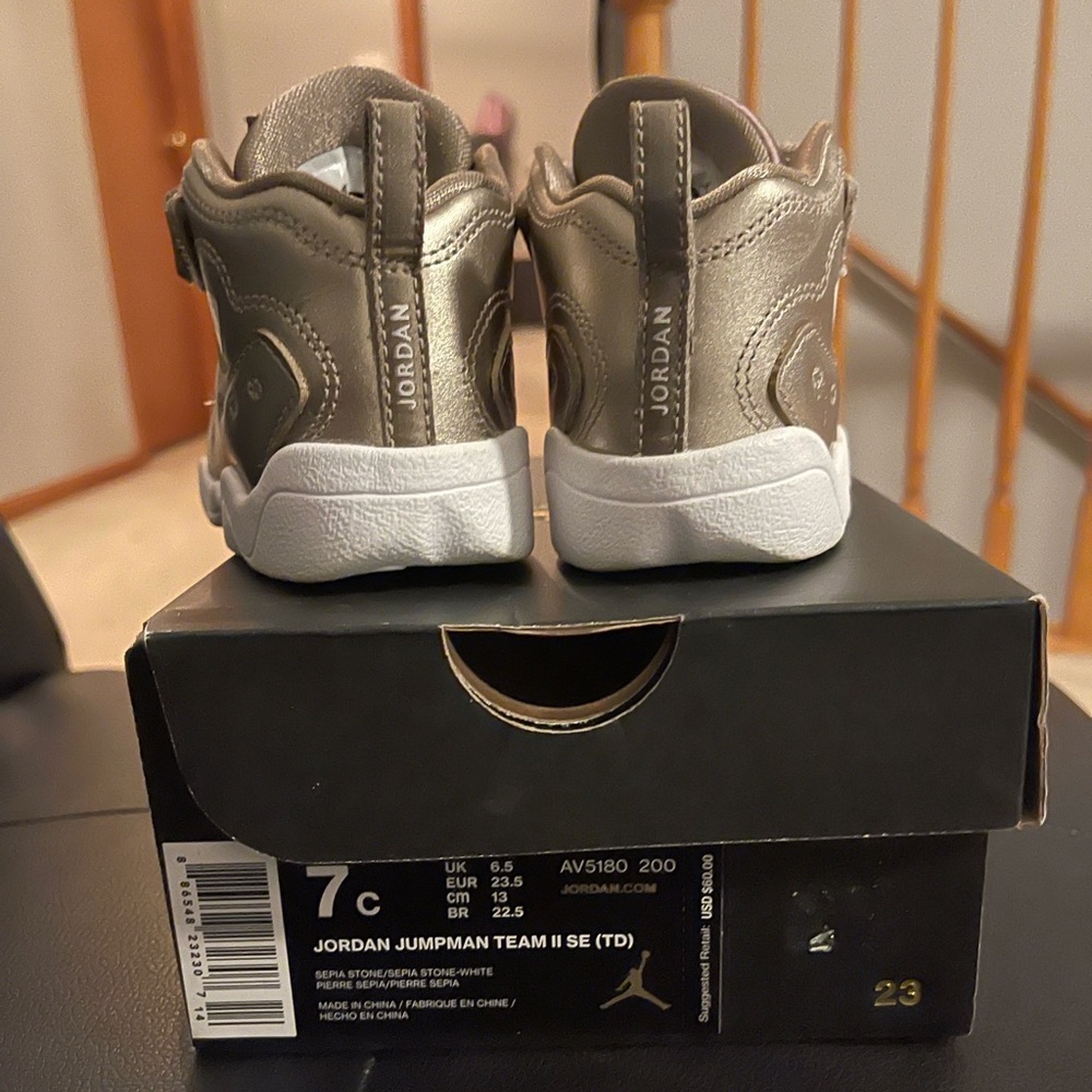 Jordan Jumpman Gold